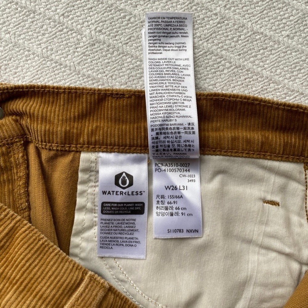 Levi's '94 Baggy Corduroy Pants Camel High Rise Straight Leg Womens W26 L31‎ - Picture 8 of 10